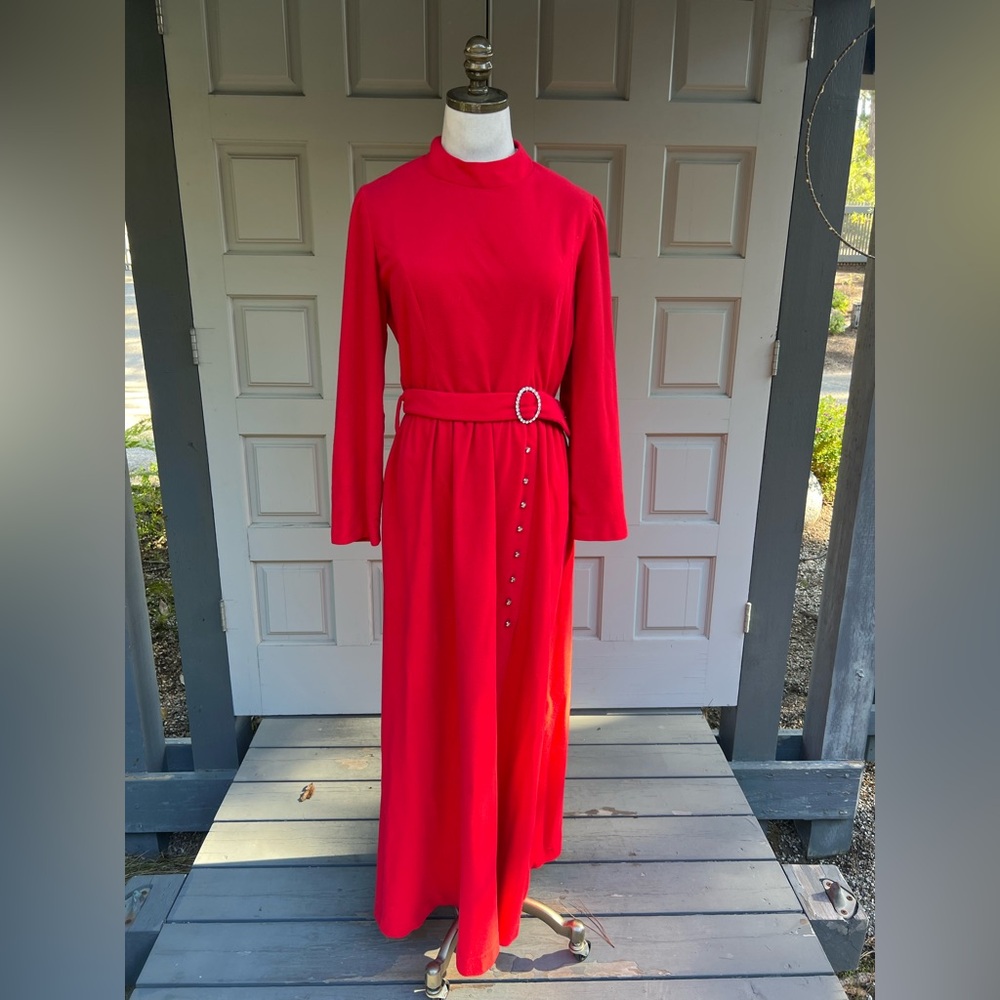 Vintage Evelyn Pearson Elegant Red Diamond ♦️ Detail Lounging Gown